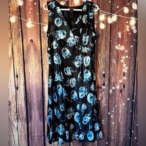 Liz Claiborne Black and Blue Floral Silk Blend Maxi Dress